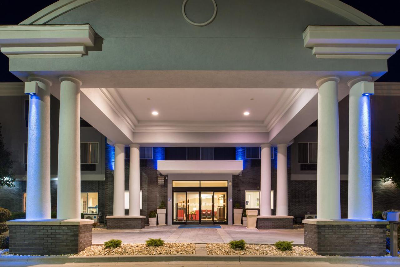 Holiday Inn Express & Suites Pittsburg By Ihg Exterior photo
